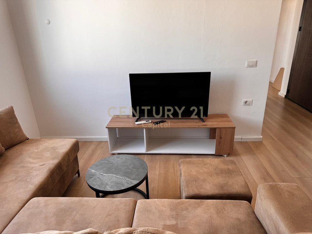 Apartament 2+1 për Qera tek Ish Fusha e Aviacionit, Tiranë 700 € /Muaj 65,000 Lekë /Muaj