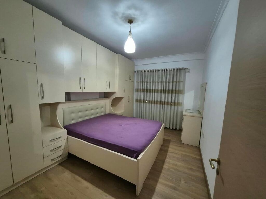 Apartament 1+1 në Yzberisht!
