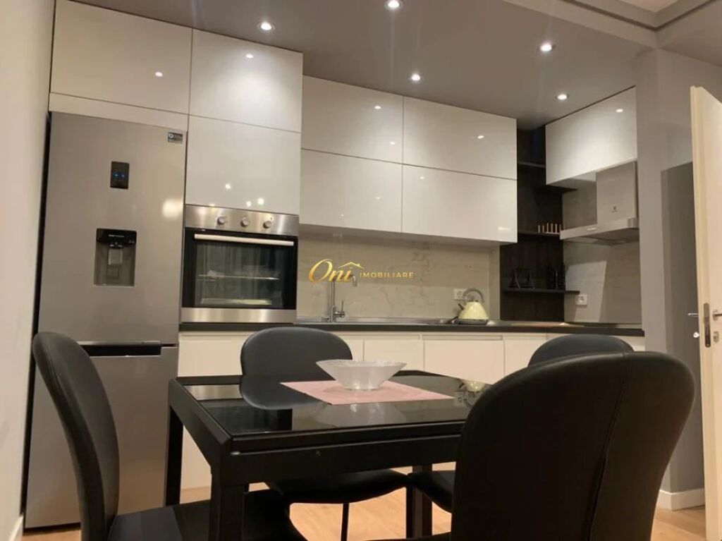 21 DHJETORI, APARTAMENT PER QERA 2+1