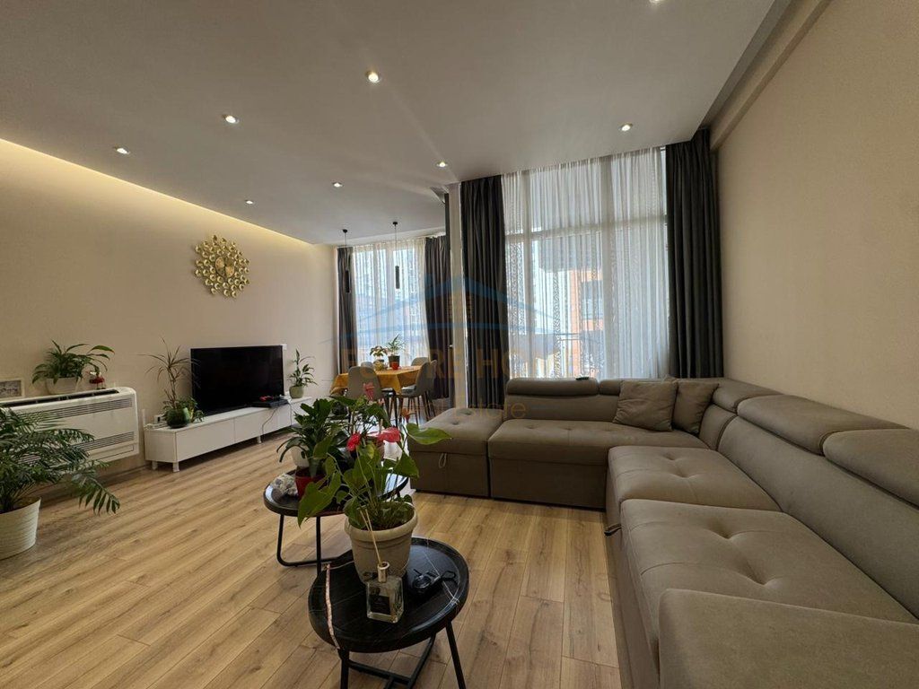 Shitet, Apartament 2+1+2, Rezidenca Avid, Jordan Misja, Tirane.
