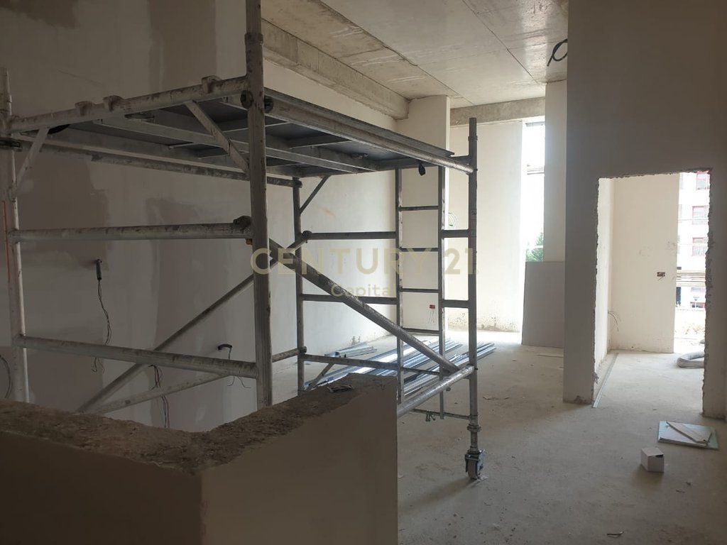 SHITET APARTAMENT 2+1+2 – ALI DEM