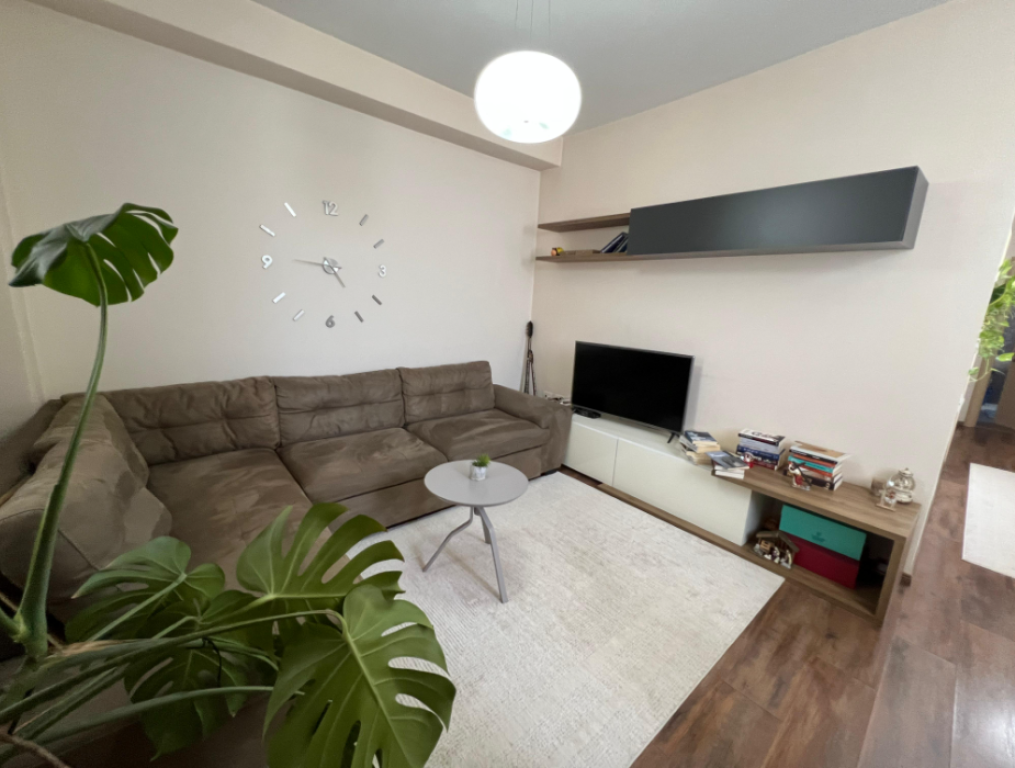 Jepet me Qira Apartament 2+1 – Rruga 5 Maji