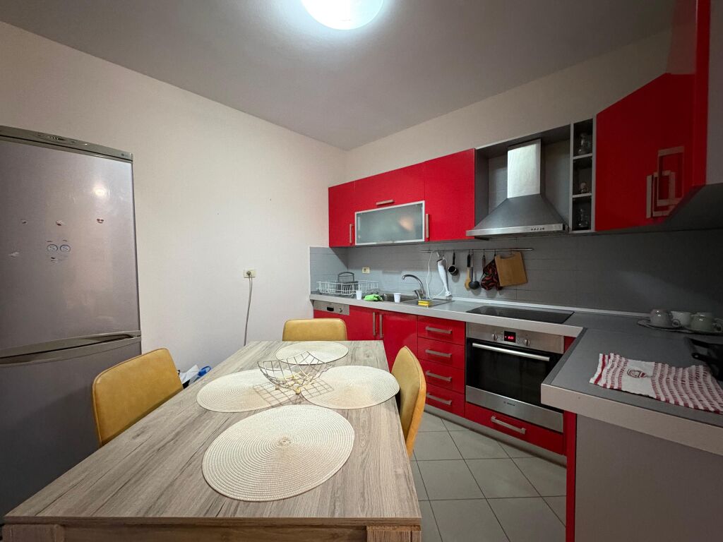Apartament 2+1 per qera tek Selvia !