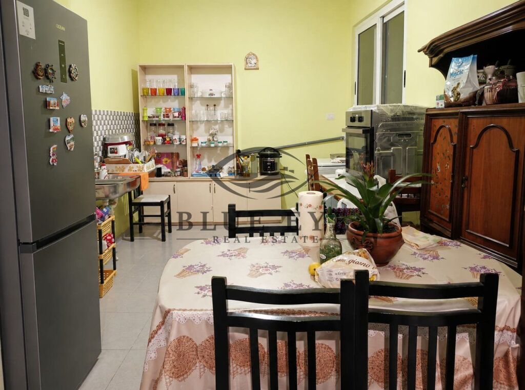 JEPET ME QERA – KATI I PARE I NJE SHTEPIE PRIVATE ,PREFEKTURA DURRES!