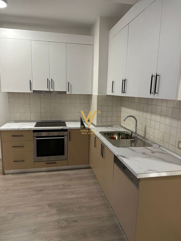 JEPET APARTAMENT 3+1+2 ME QERA NE ASTIR 80.000 LEKE