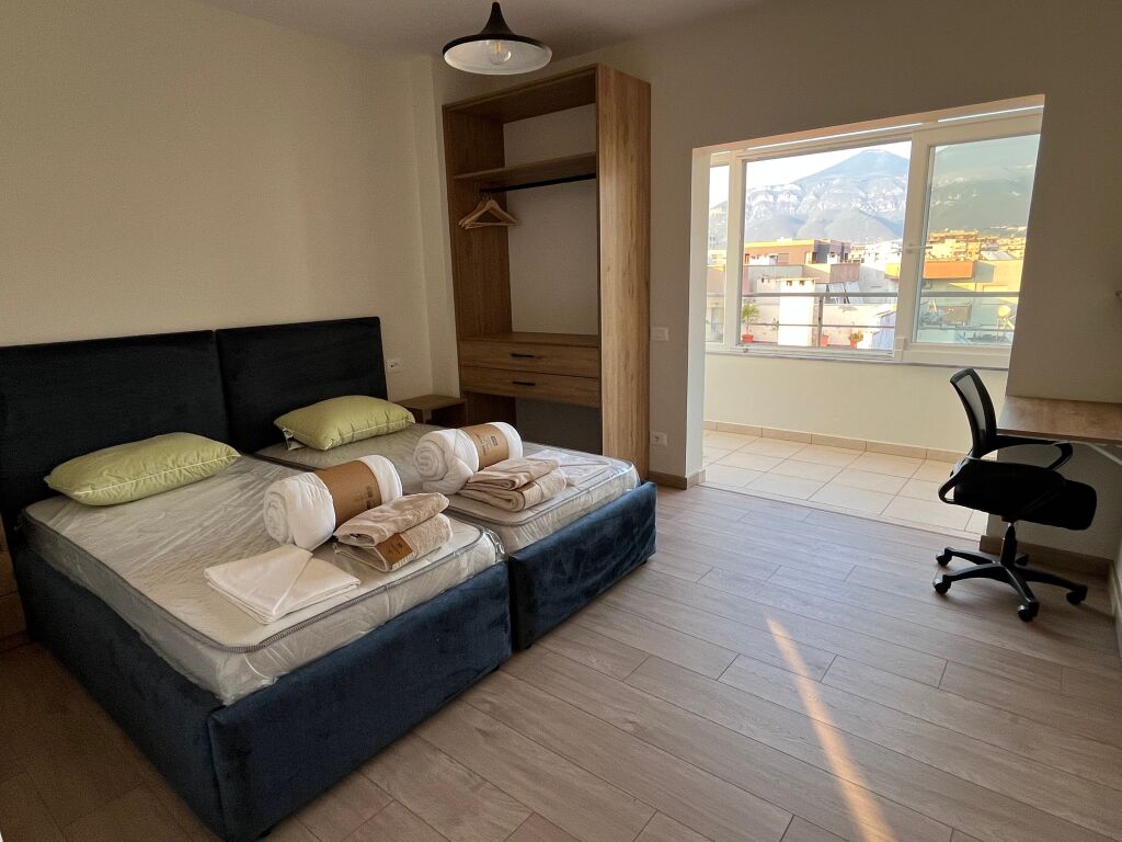 Renovated 2+1+2 apartment with underground parking - for rent | Pazari i ri