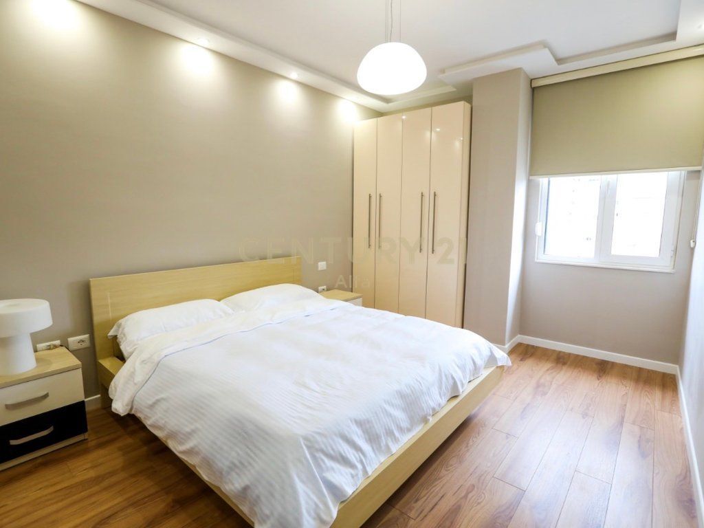 Apartament 2+1+2 me Qira në Zemër të Tiranës – Përballë Toptanit