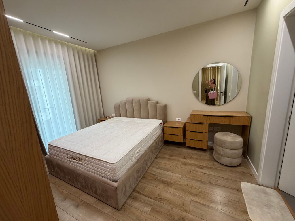 2+1,te petville liqeni i thate,1500 euro me parkim
