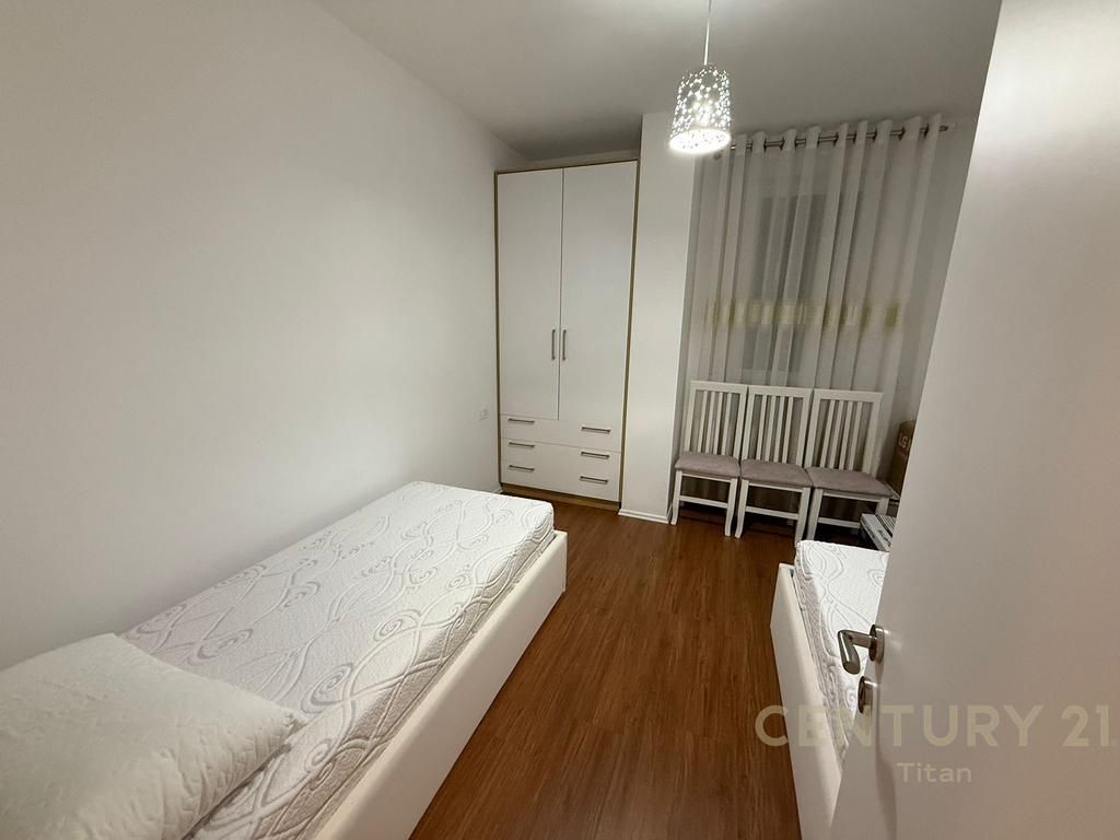 Apartament 2+1 + 2 tualete per qira te Fiori di Bosko.