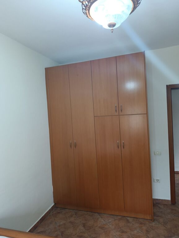 Affitto | Apartament 2 + 1 + 2 | Shkolla Bashkuar | 600 €/mese