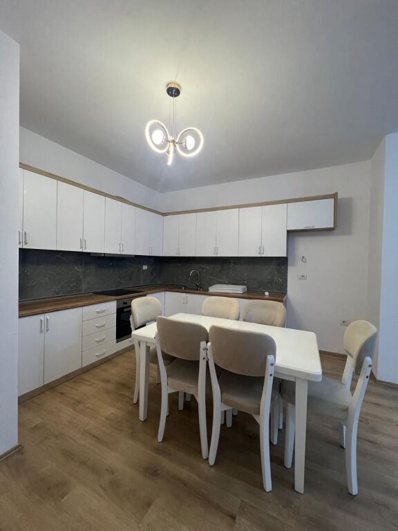 Apartament 2+1+parkim me qira te green city