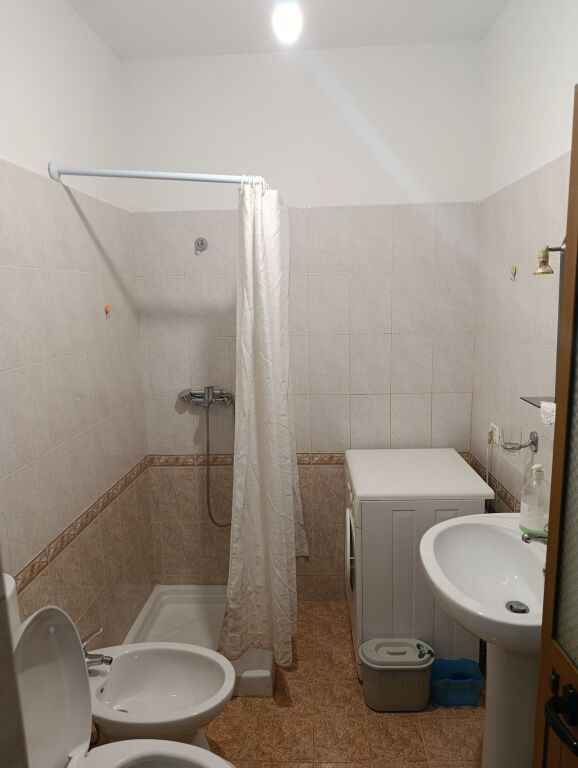 Affitto | Apartament 2 + 1 + 2 | Shkolla Bashkuar | 600 €/mese