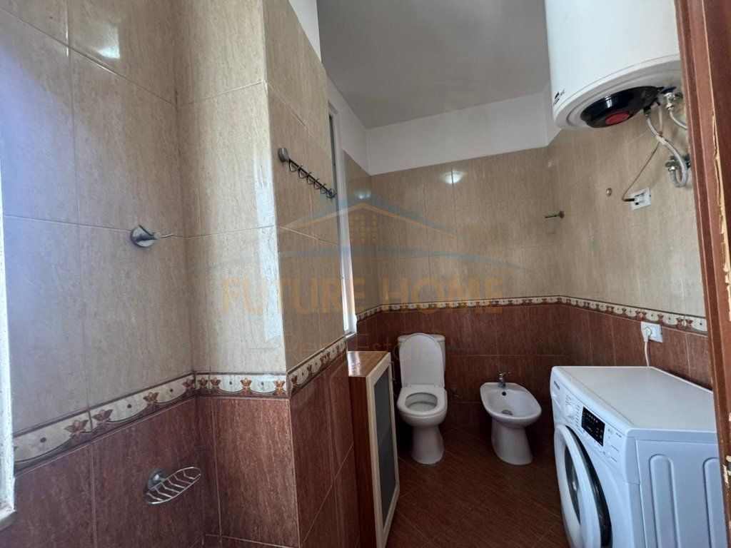 Affitto, Appartamento 1+1, Via Barrikadave, Tirana.