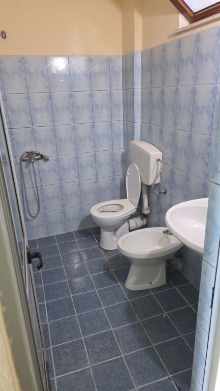 JEPET ME QERA STUDIO/ GARSONIERE NE TIRANE PRANE PATI TRAVEL.  