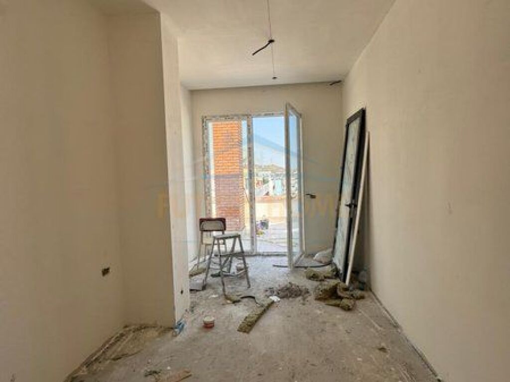 In vendita, Appartamento 2+1+2, Yzberisht, Tirana.