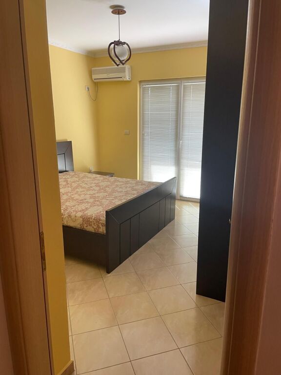 Affittasi appartamento 2+1+2 in Via Jordan Misja, vicino al Complesso Gener 2