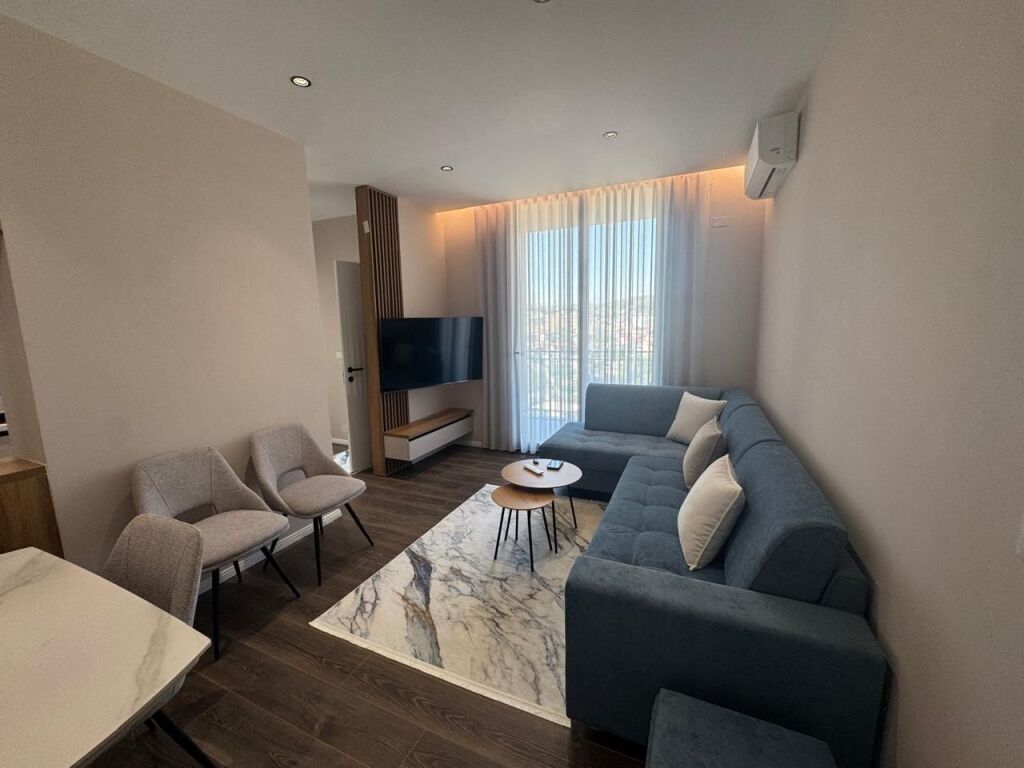 Apartament me qira