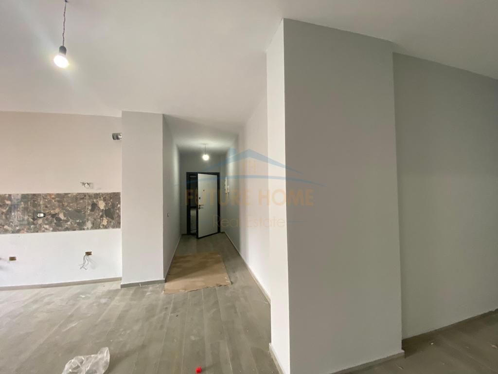 Rent, Apartment 3+1+2, Ndregjoni Complex, Tirana