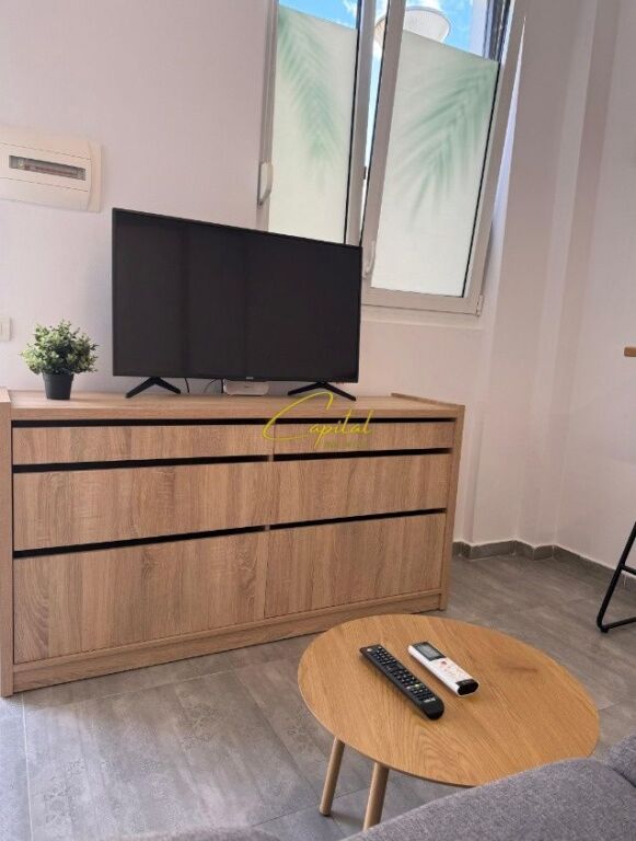 GARSONIERE ME QIRA 30 M2 KOMPLEKSI MAGNET 40.000 LEKE