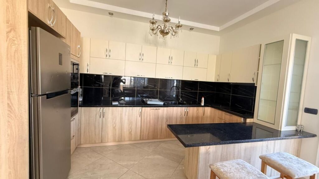 Apartament 3+1 me qira tek Liqeni i Thate, prane Spitalit te Kafsheve