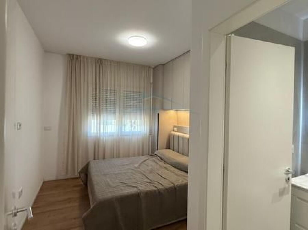 Shitet, Apartament 2+1+2, Kodra e Diellit, Tiranë.