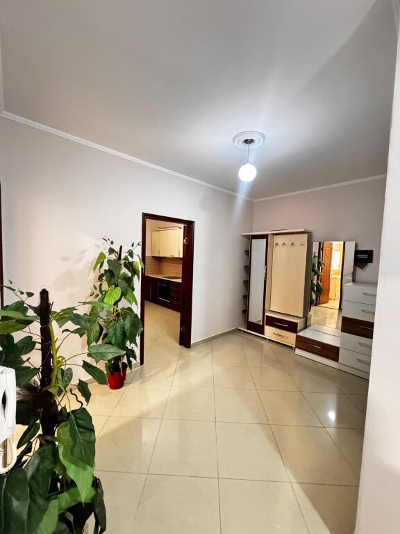 Apartament 2+1+2 per qera Astir !