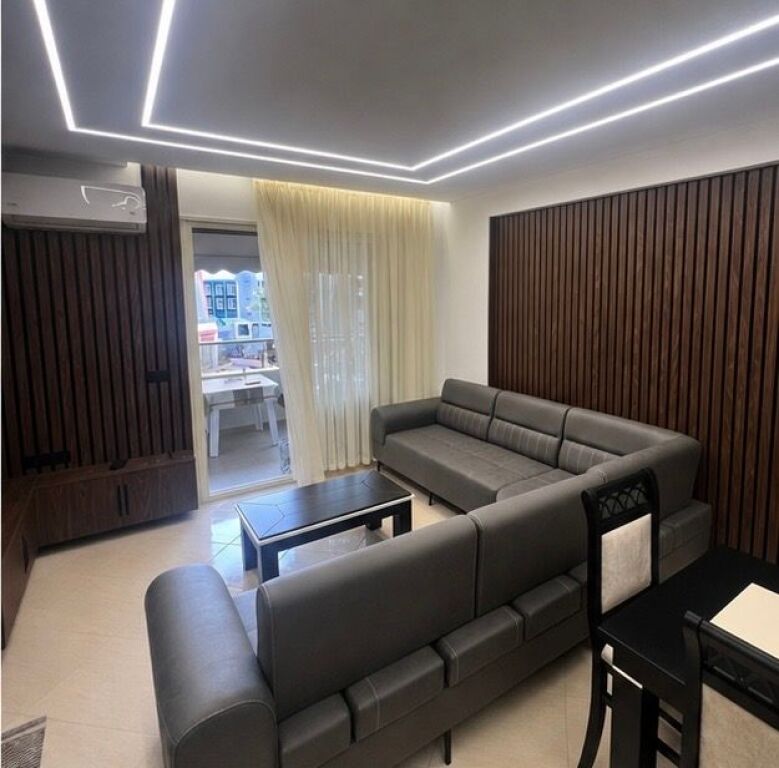 Apartament për qira afatgjatë në Lungomare Vlorë