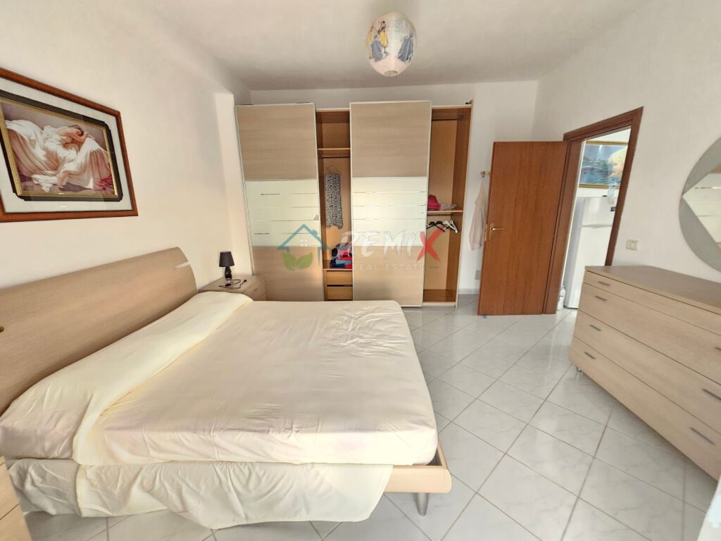 🏡 APARTAMENT 2+1 ME QERA – PRANË HOTEL PALACE, DURRËS! 🌊✨