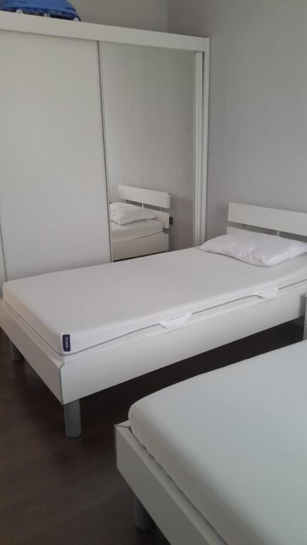 AFFITTASI APPARTAMENTO 2+1 VICINO A KODRA E PRIFTIT, TIRANA  ID 5463