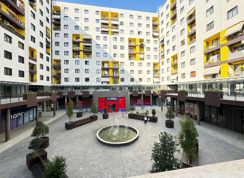 🏡 Apartment 2+1 for rent  📍 Grand Gallery, Yzberish  💵 Price: 50,000 Lek/Month
