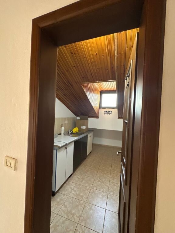 Qera | Apartament 2 + 1 | Pazari I Ri – Rruga Fadil Rada | 800 €/muaj