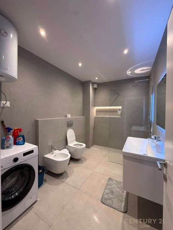 JEPET ME QIRA APARTAMENT 1+1 NË ASTIR – PALLATET ROMARJO