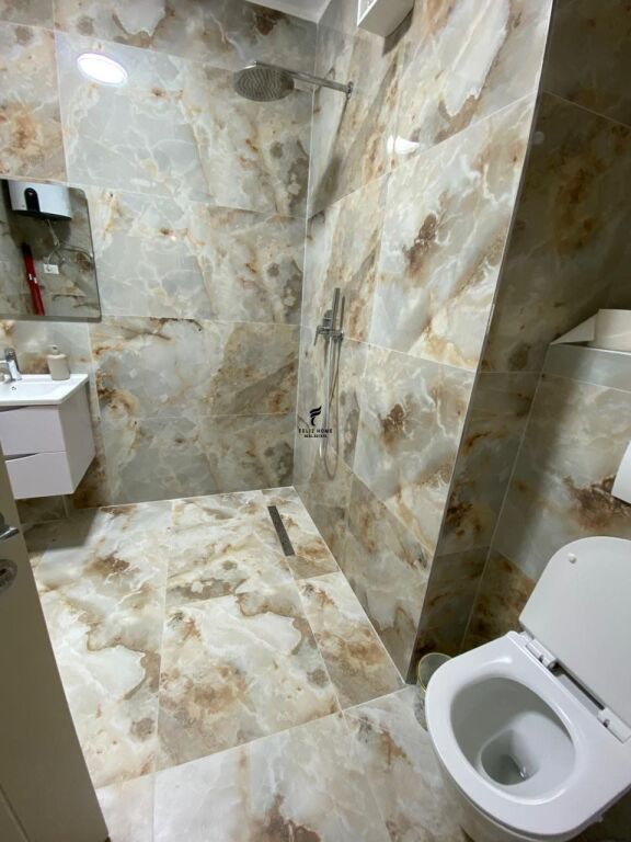 4 APPARTAMENTI IN AFFITTO EX ESPOSIZIONE 250.000 LEKE FH-91357
