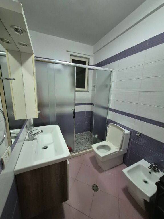Apartament 1+1 në Yzberisht!