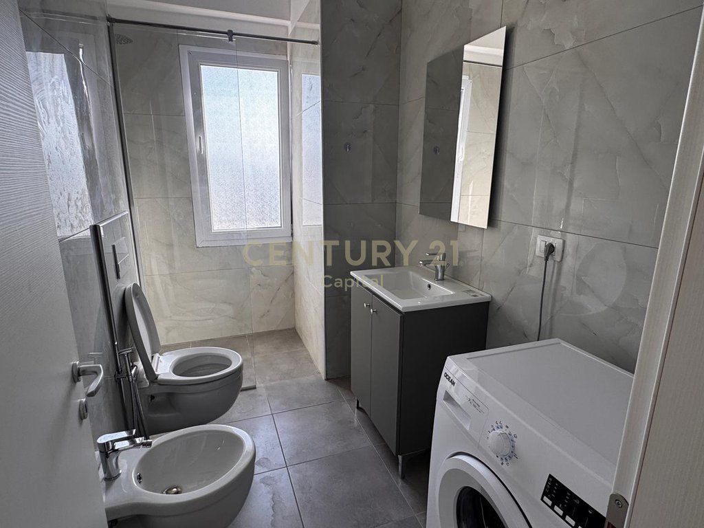 Apartament 2+1 për Qera tek Ish Fusha e Aviacionit, Tiranë 700 € /Muaj 65,000 Lekë /Muaj