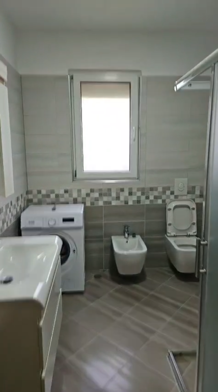 Apartament 3+1 prane Qytet Studenti Tirane !