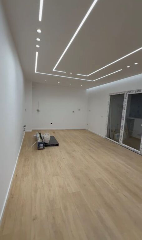 Shitet Apartament 2+1+2 , 21 Dhjetori