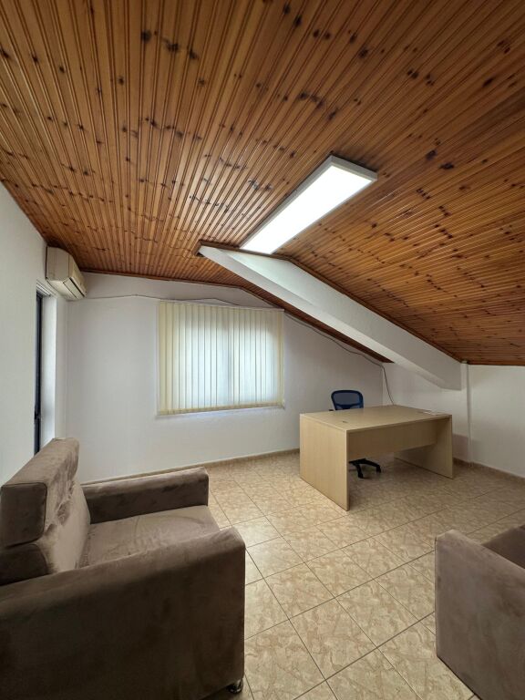 Qera | Apartament 2 + 1 | Pazari I Ri – Rruga Fadil Rada | 800 €/muaj