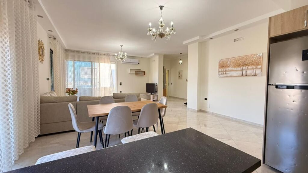 Apartament 3+1 me qira tek Liqeni i Thate, prane Spitalit te Kafsheve
