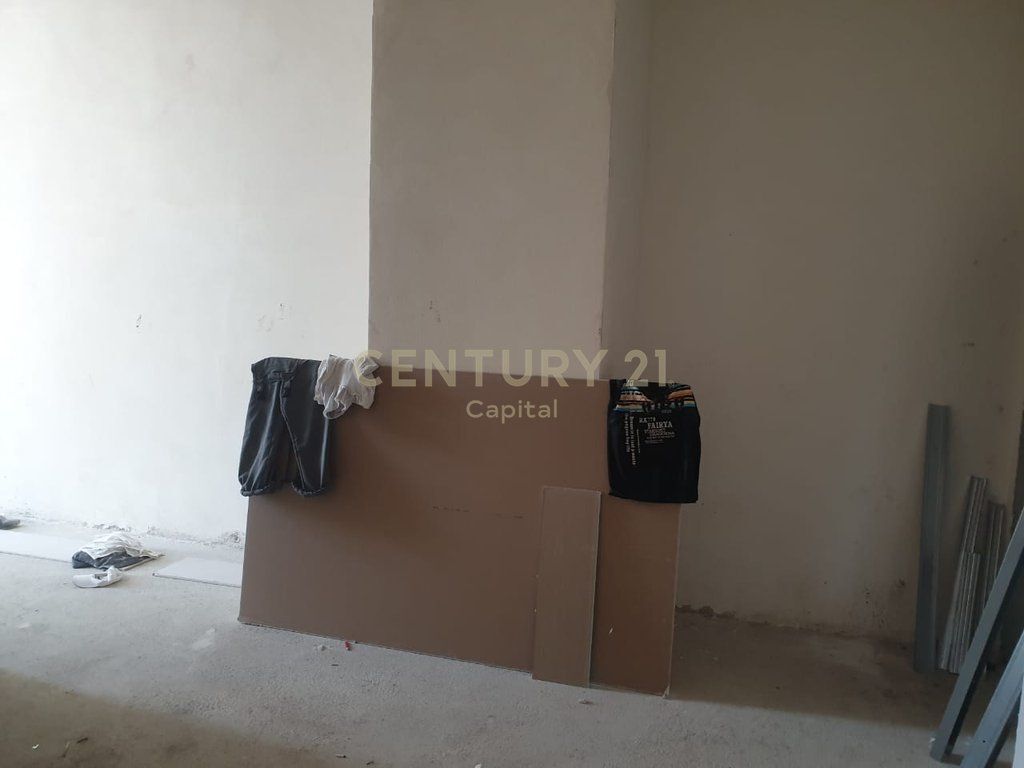 SHITET APARTAMENT 2+1+2 – ALI DEM