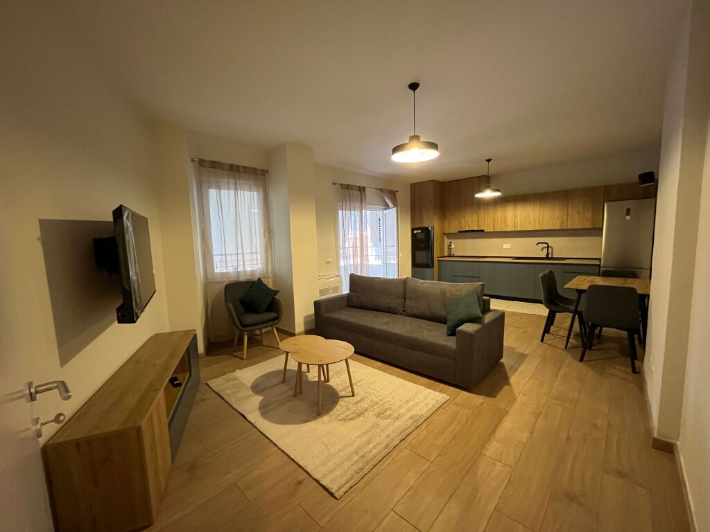 Renovated 2+1+2 apartment with underground parking - for rent | Pazari i ri