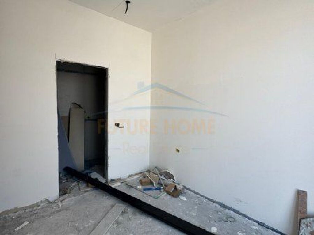 In vendita, Appartamento 2+1+2, Yzberisht, Tirana.
