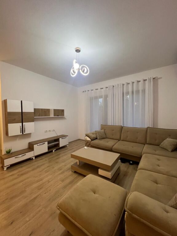 Apartament 2+1+parkim me qira te green city