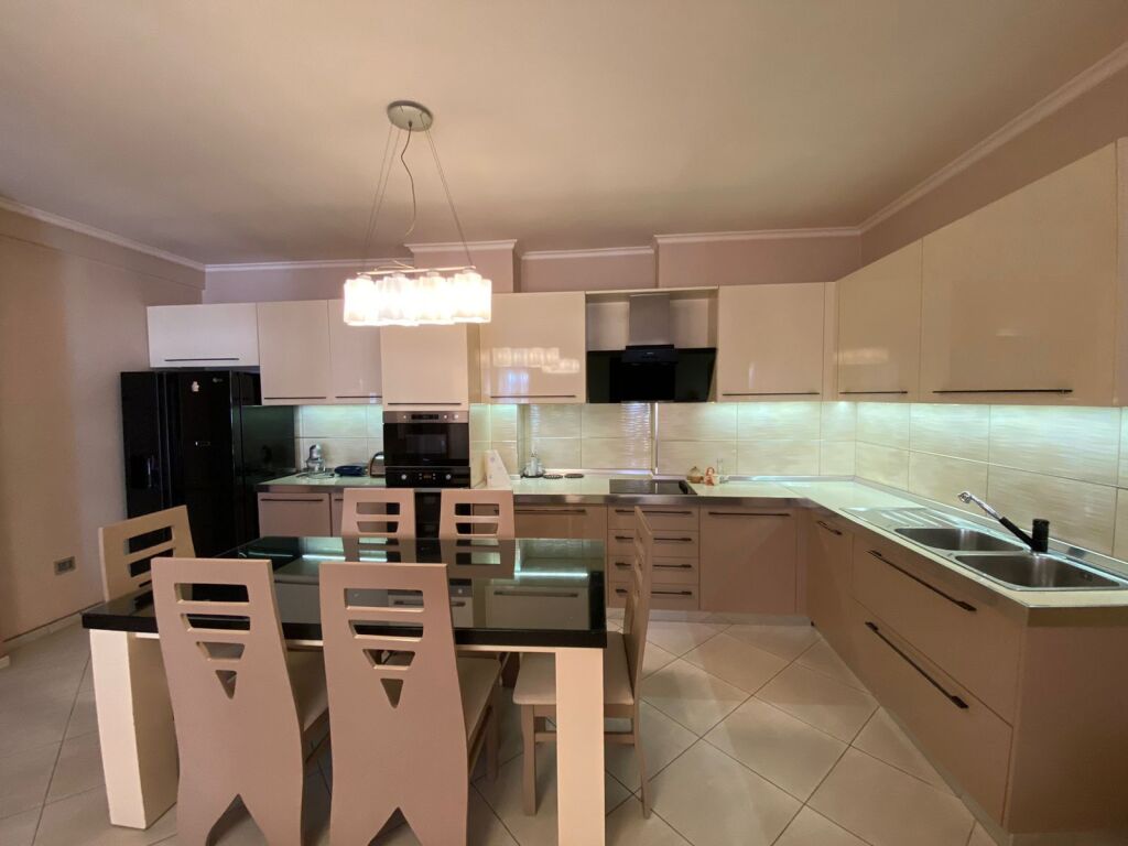 Rent | Apartament 2 + 1 | Astir | 650 €/month
