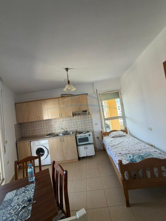 Qira, Garsoniere, Selvia, Tirane.