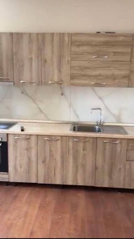 🏢Nella zona di 5 Maj, si affitta un appartamento arredato 1+1 a 42.000 Leke   