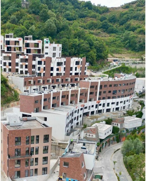 Apartment 2+1+2 at Kodra Diellit 2 East