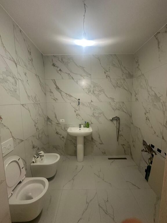 Shitet apartament 2+1 ne Paskuqan