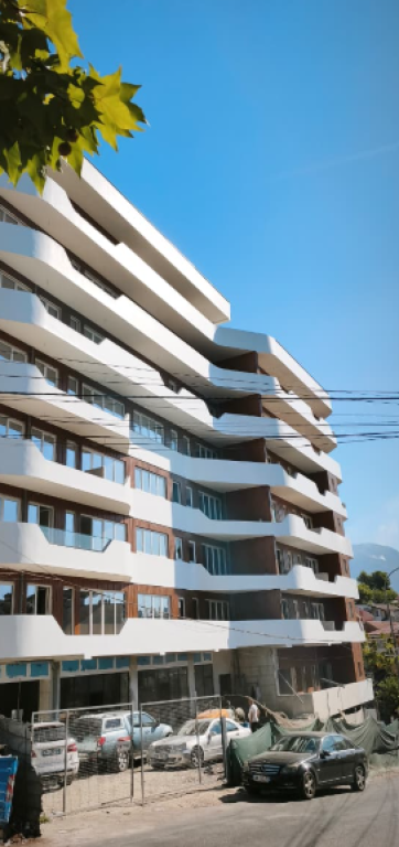 SHITET APARTAMENT 2+1+2 ME VERANDË | RRUGA E ELBASANIT