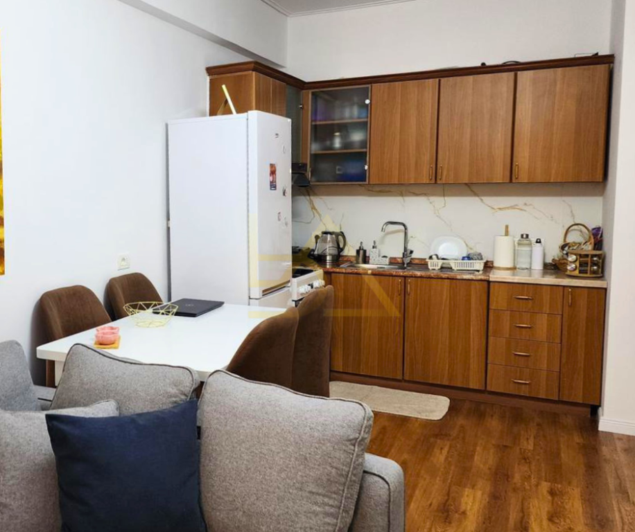AFFITTASI APPARTAMENTO 1+1 – SPIAGGIA, DURRËS